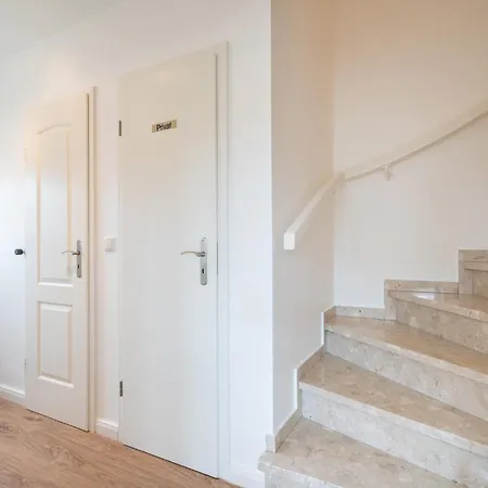 Frieseneck Nyaraló *